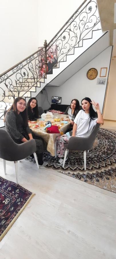 בוקורו Kamir Guest House מראה חיצוני תמונה