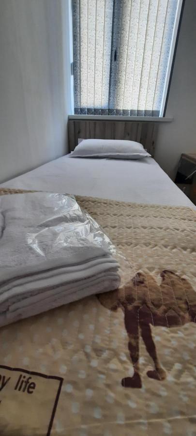 בוקורו Kamir Guest House מראה חיצוני תמונה