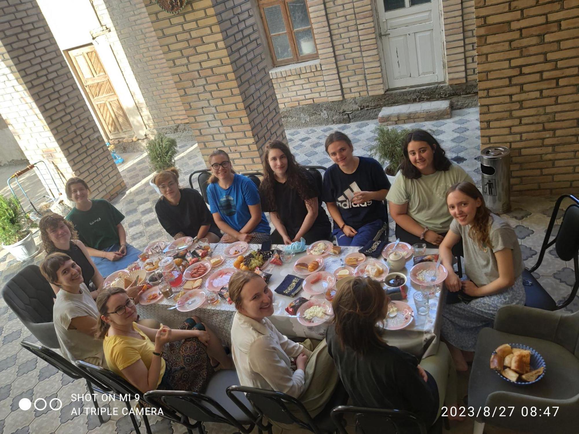 בוקורו Kamir Guest House מראה חיצוני תמונה